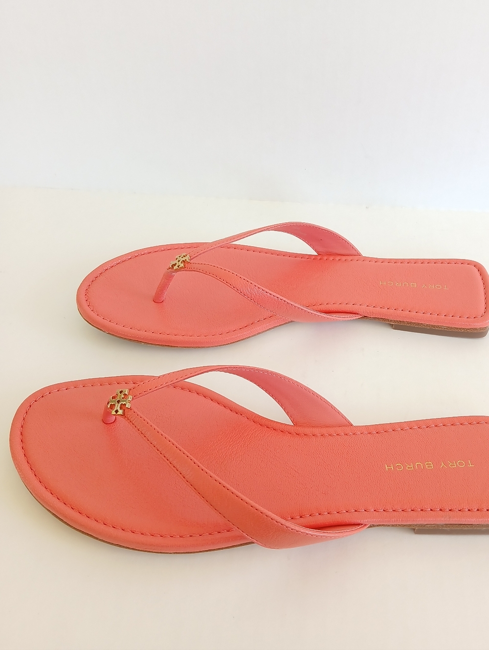 Tory Burch Classic Flip Flops Coral Size 7.5 - Picture 5 of 7